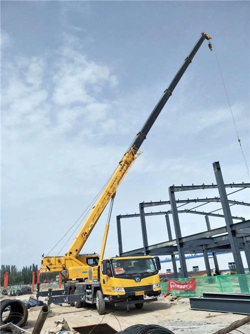 金平区超高层建筑钢结构吊装案例